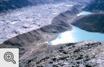 Osada i jeziora Gokyo oraz lodowiec Ngozumpa ze szczytu Gokyo Peak