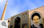 Isfahan. Malowidła Chomejniego i Chamenejniego w meczecie.