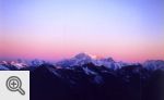 Widok z Gran Paradiso, o świcie, na Mont Blanc 