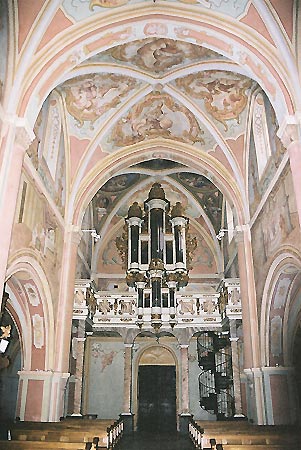 Wnętrze kościoła przyklasztornego