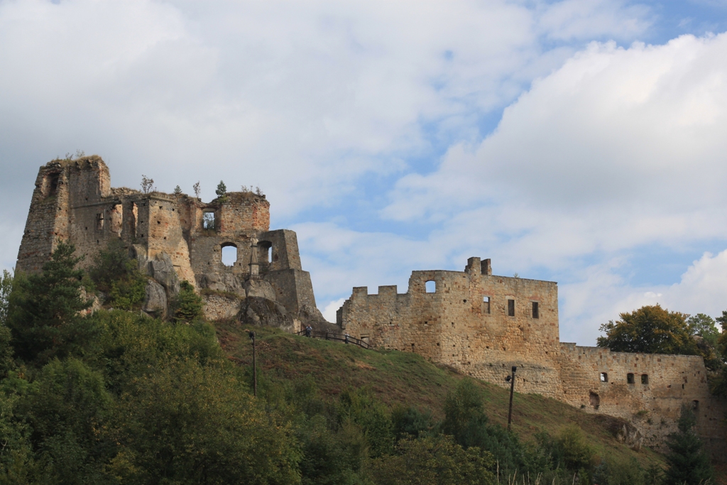 Odrzykoń ruiny zamku Kamieniec ze wzgórzem zamkowym A 263